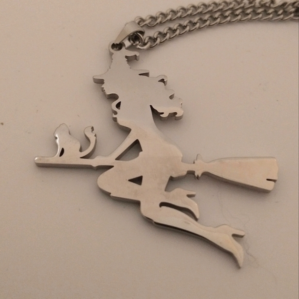 🧁 3/$30 Witch on a Broom Necklace NEW